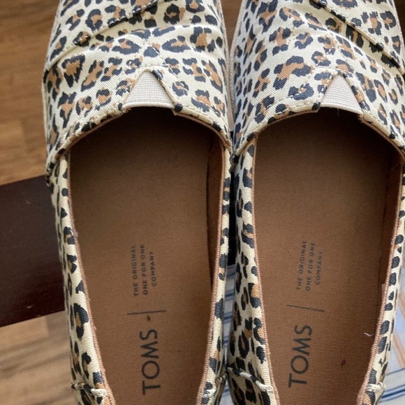 Leopard size 6 1/2 - Picture 1 of 3